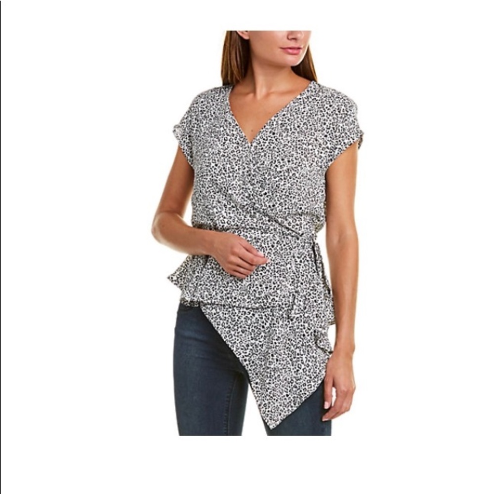 🤍New! Vince Camuto Peplum Asymmetric Leopard Pattern Blouse
